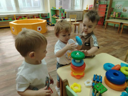 Малыши.